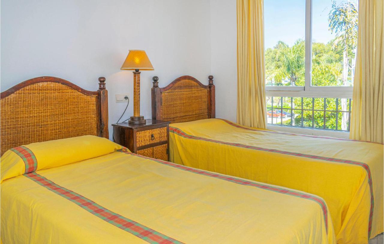 Lovely Apartment In Marbella With Kitchenette Ngoại thất bức ảnh